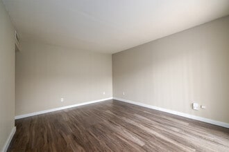 Residences at Lakeshore in Oklahoma City, OK - Building Photo - Building Photo