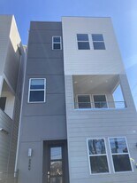 304 Jensen Dr in Houston, TX - Building Photo