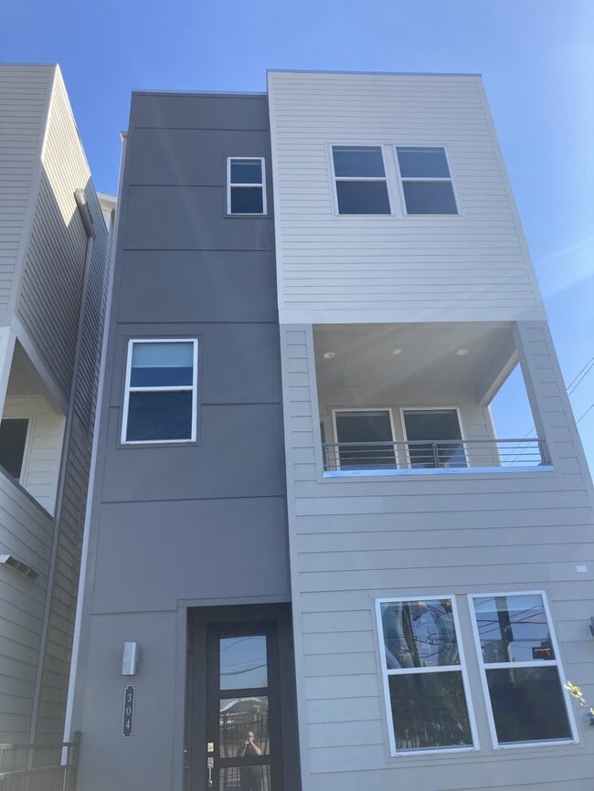 property at 304 Jensen Dr