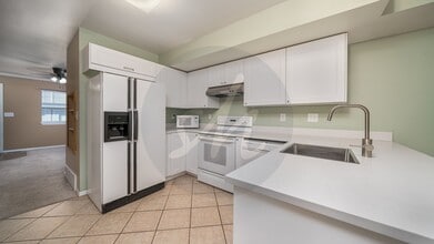 5330 Solar Ridge Dr in Colorado Springs, CO - Building Photo - Building Photo