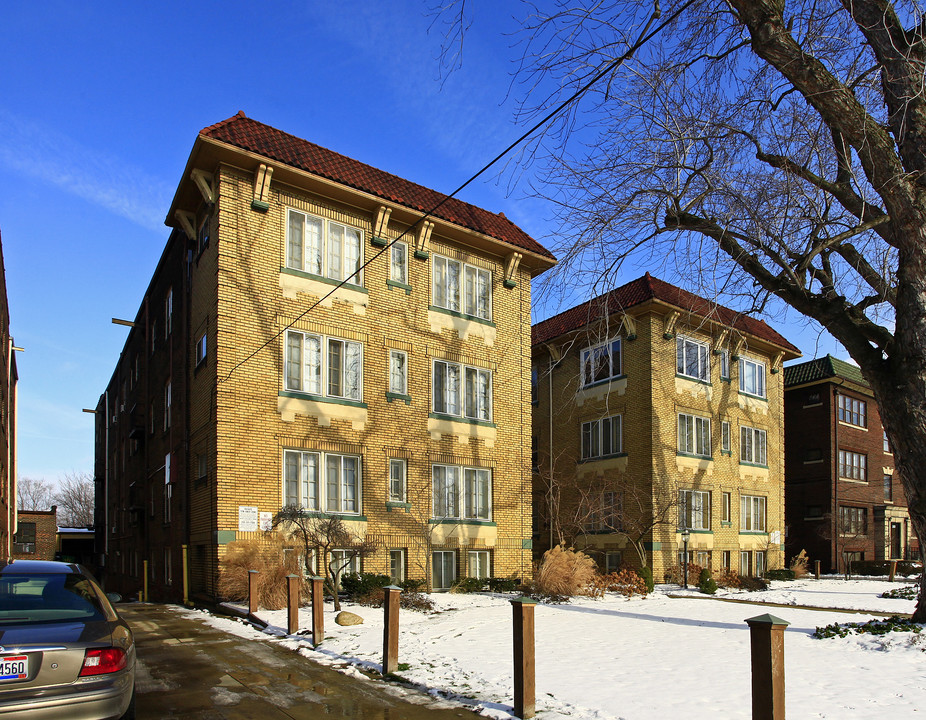 The Lakeview in Cleveland Heights, OH - Building Photo