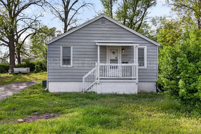 property at 3219 Royalton Ave