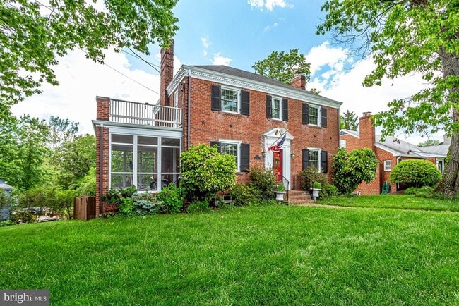 property at 609 Upland Pl