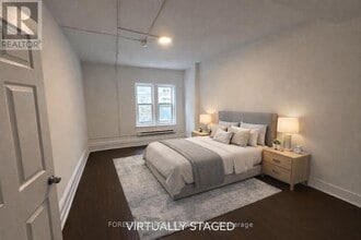 132 Dundas St E in Toronto, ON - Building Photo - Building Photo