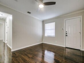 368 Crenshaw Dr in Dallas, TX - Building Photo - Building Photo