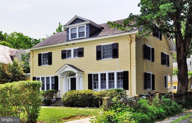 property at 3752 Kanawha St NW