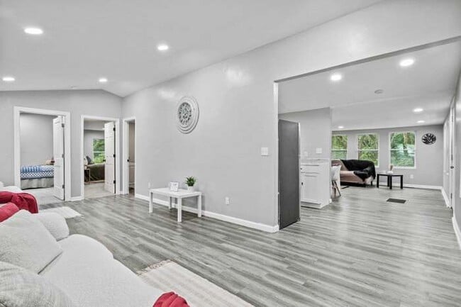 1156 Balkin Rd in Tallahassee, FL - Building Photo - Building Photo