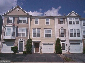 18 Glennwood Dr, Unit F5 in Newark, DE - Building Photo