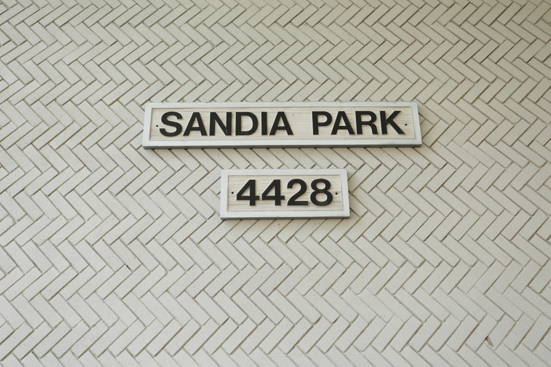 Sandia Park in Dallas, TX - Building Photo