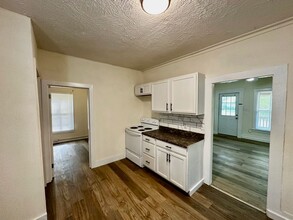 923 E Dale St in Springfield, MO - Building Photo - Building Photo