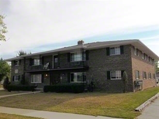 8511 W Fairy Chasm Dr in Milwaukee, WI - Building Photo