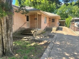 2421 S Tyler St in Dallas, TX - Building Photo