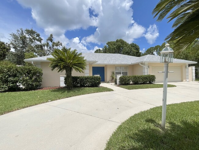 6960 Country Lakes Cir in Sarasota, FL - Building Photo - Building Photo