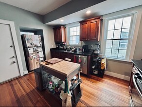 835 Fellsway, Unit 1 in Medford, MA - Building Photo - Building Photo