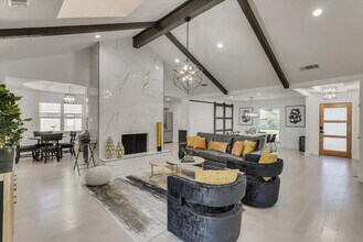 7414 Authon Dr, Unit SI ID1019506P in Dallas, TX - Foto de edificio - Building Photo