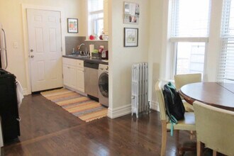 2133 W Giddings St, Unit 2131-3C in Chicago, IL - Building Photo - Building Photo