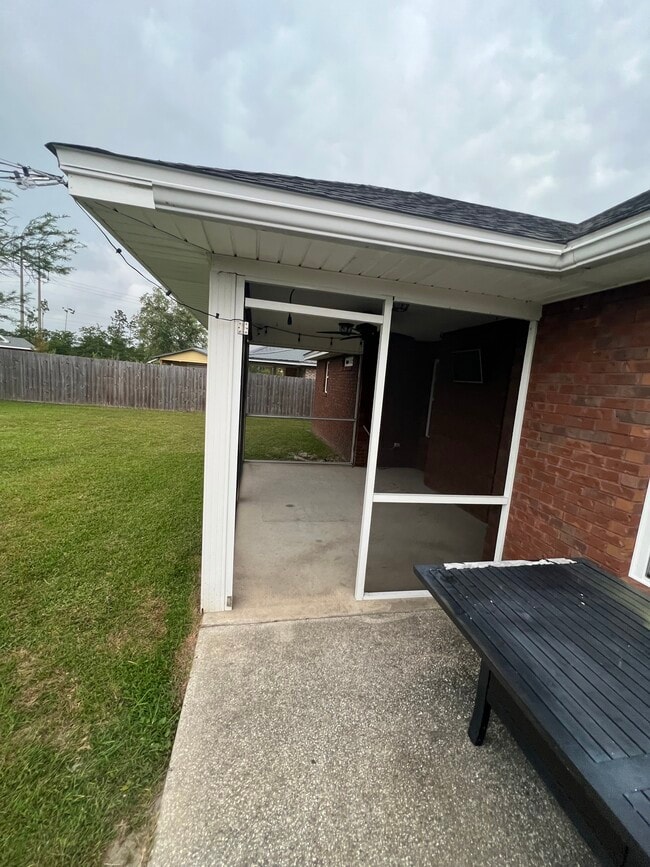 property at 3549 Brentwood Pl