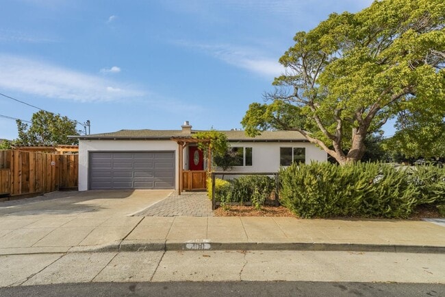 400 La Casa Ave in San Mateo, CA - Building Photo - Building Photo