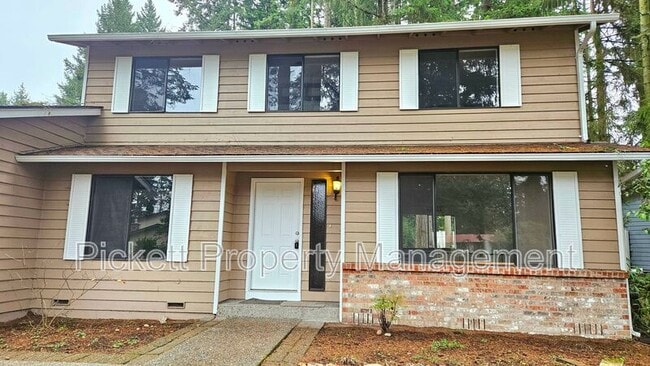 5401 Pineridge Dr NE in Bremerton, WA - Building Photo - Building Photo