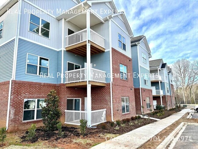 7007 Star Oaks Ln in Charlotte, NC - Building Photo - Building Photo