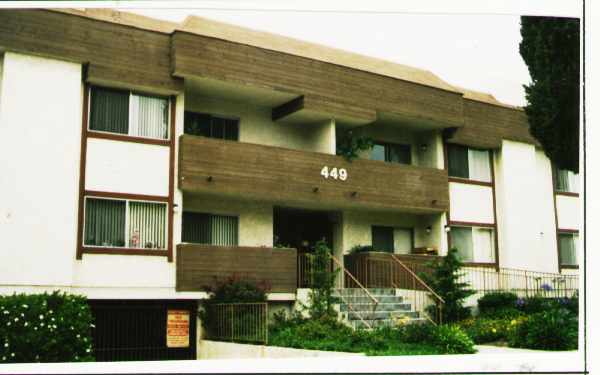 449 Oak St in Glendale, CA - Foto de edificio - Building Photo