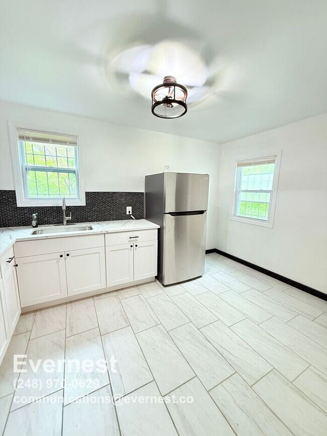 19341 Lindsay St in Detroit, MI - Building Photo - Building Photo