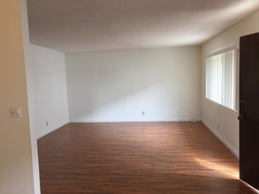 2115 Mathews Ave, Unit apt # 5 in Redondo Beach, CA - Foto de edificio - Building Photo