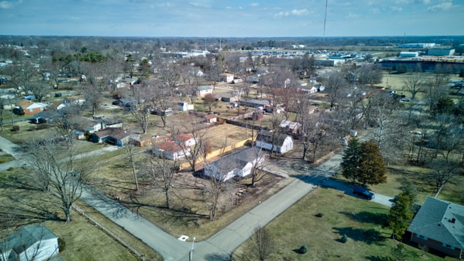 8810 Beechwood Ave in Indianapolis, IN - Building Photo - Building Photo