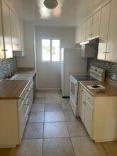 555 S La Veta Park Cir, Unit 138 in Orange, CA - Building Photo - Building Photo