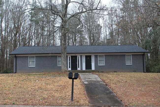 1211 Old Plank Rd in Salisbury, NC - Foto de edificio - Building Photo