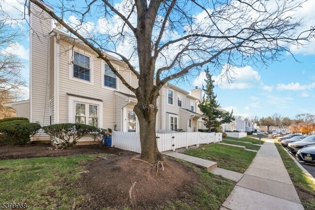 1 Almond Dr in Franklin Township, NJ - Building Photo - Building Photo