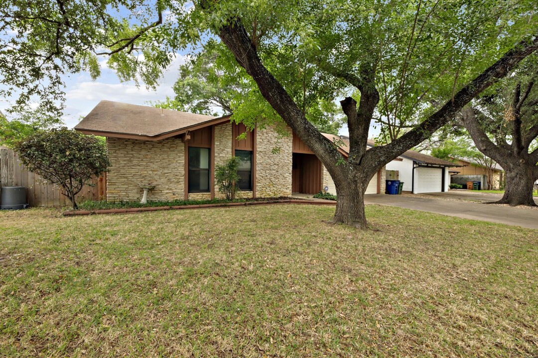 5207 Suburban Dr in Austin, TX - Foto de edificio