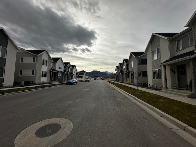 64 S Moonlit Rd in Mapleton, UT - Building Photo - Building Photo