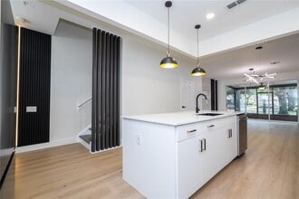 7022 Cadiz Blvd in Orlando, FL - Building Photo - Building Photo