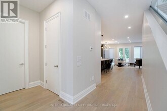 1023B Kipling Ave in Toronto, ON - Building Photo - Building Photo