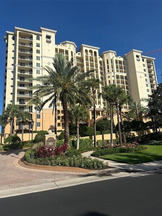 5823 Bowen Daniel Dr in Tampa, FL - Building Photo