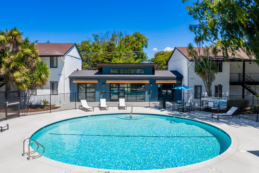 The Valley Apartments in Dublin, CA - Building Photo