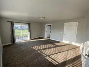 3809 E Cunninghill Dr in Eagle Mountain, UT - Building Photo - Building Photo