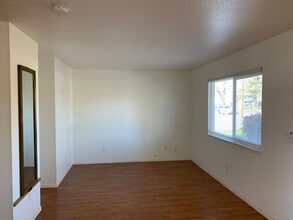 351 E 6th Ave in Chico, CA - Building Photo - Building Photo