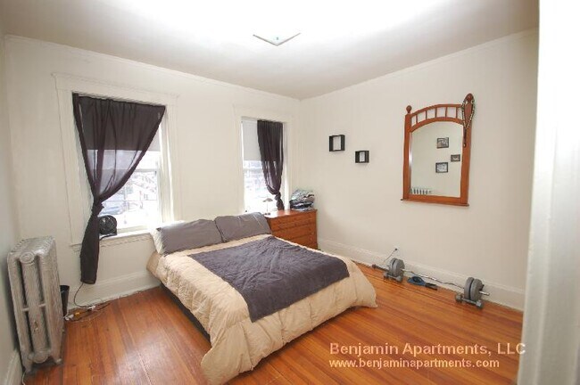 1383 Commonwealth Ave, Unit 8 in Boston, MA - Building Photo - Building Photo