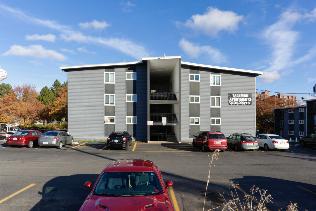 Talsman Apartments in Cheney, WA - Foto de edificio