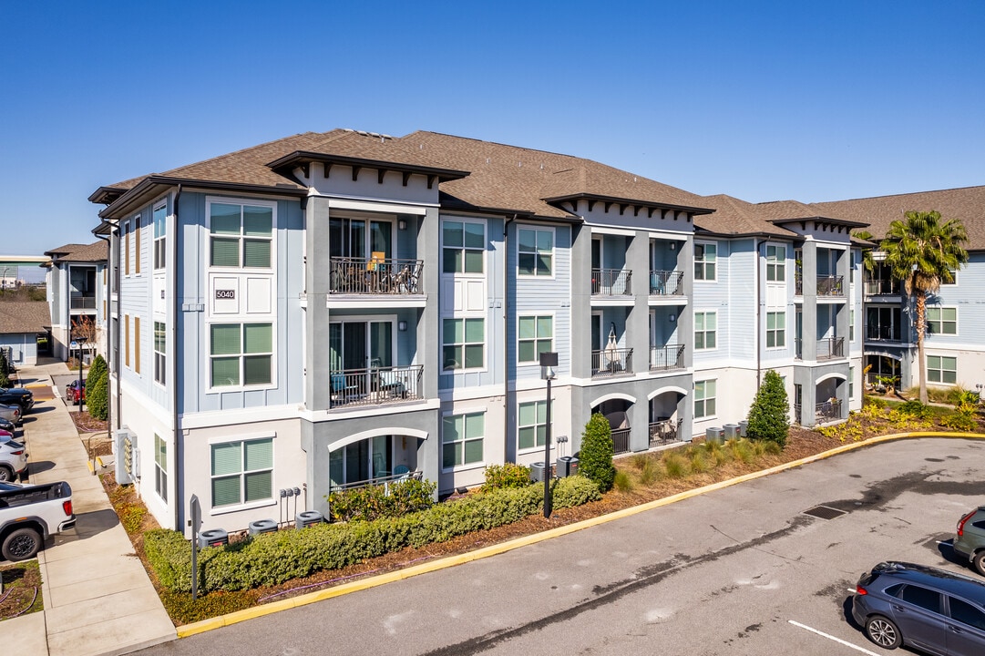 Aria at Millenia in Orlando, FL - Building Photo