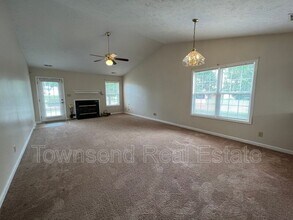 3031 Kingfisher Dr in Fayetteville, NC - Building Photo - Building Photo