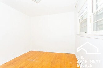 7407 N California Ave, Unit H in Chicago, IL - Building Photo - Building Photo