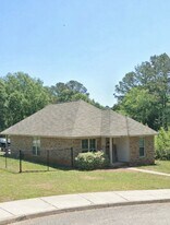 208 Martha George Hall Dr in Troy, AL - Building Photo