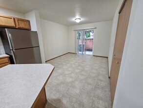 6729 Compton Blvd SE in Lacey, WA - Building Photo - Building Photo
