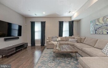 2514 Frankford Ave in Philadelphia, PA - Building Photo - Building Photo