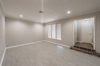 10618 Ravenscroft Dr in Dallas, TX - Building Photo - Building Photo