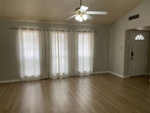 625 Via Del Sur in Mesquite, TX - Building Photo - Building Photo