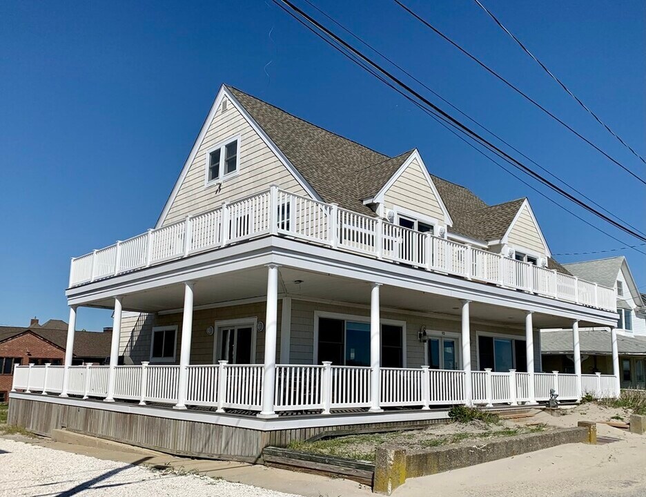93 Beach Ave in Hull, MA - Building Photo